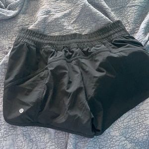 LULULEMON TRACKER BLACK SHORTS!